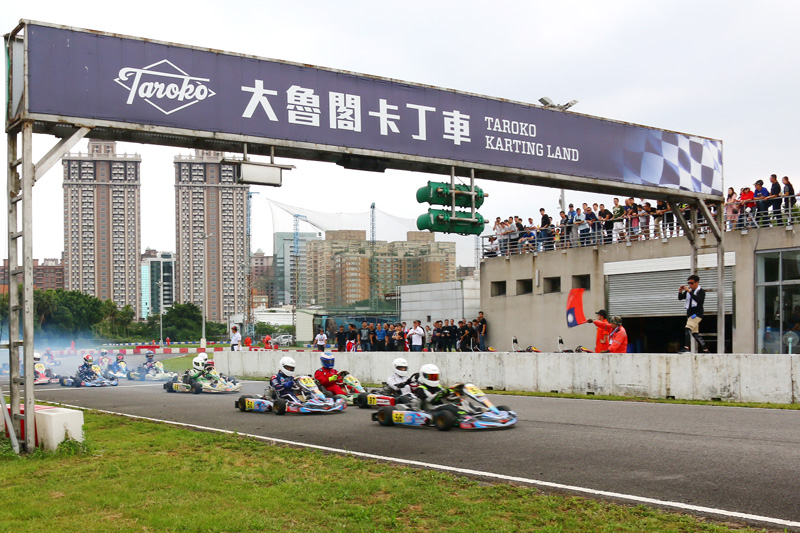 首站Super Nova 125新手組共有17位車手參賽。