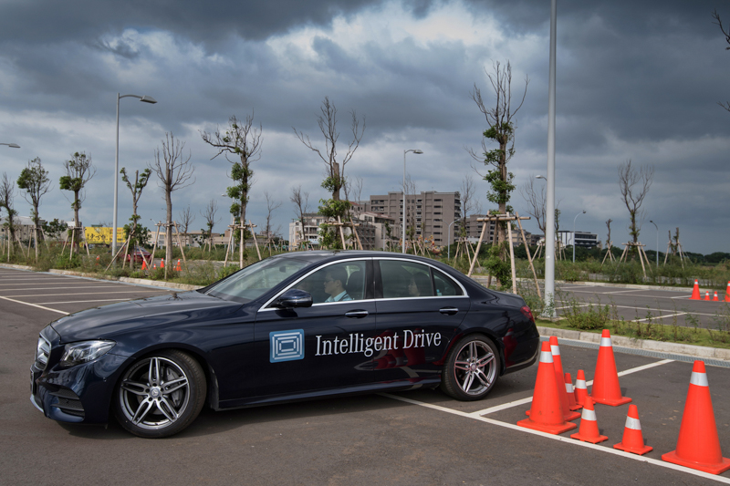 「Intelligent Drive智慧駕駛輔助系統」帶來高度便利與實用性,甚至能幫助駕駛輕鬆停好車輛。