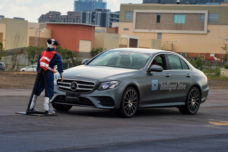 「Intelligent Drive智慧駕駛輔助系統」幫助駕駛化險為夷,是行車安全的第一道防線。