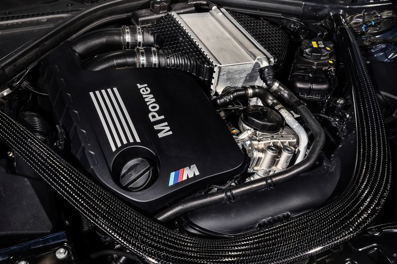 3.0升直六雙渦輪增壓心臟擁有460hp/6250rpm與61.2kg-m/4000-5380rpm峰值輸出。
