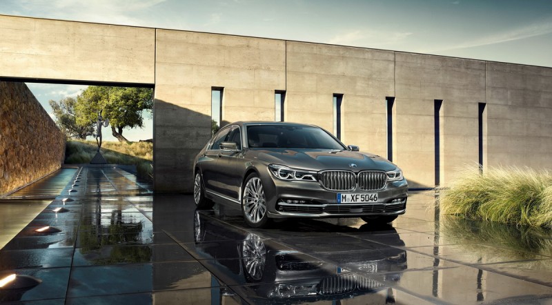 全新BMW大7系列創新旗艦版之730i Luxury、730d Luxury車型升級配備豪華鍍鉻外觀套件;740Li Luxury升級配備Pure Excellence外觀套件