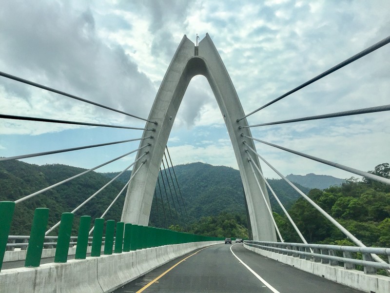 目前單線通車的蘇花改沿路風景好,車少開起來很放鬆啊