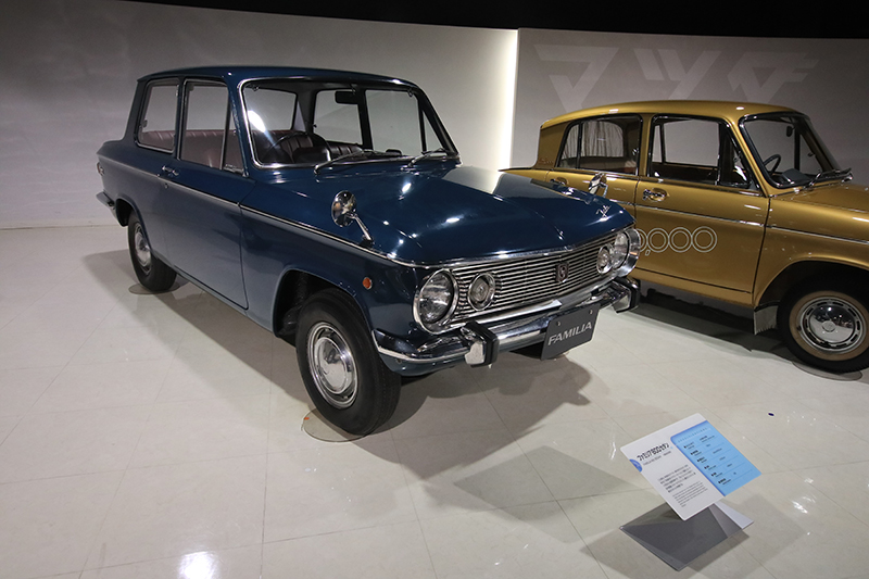 1964年Familia 800 Sedan。