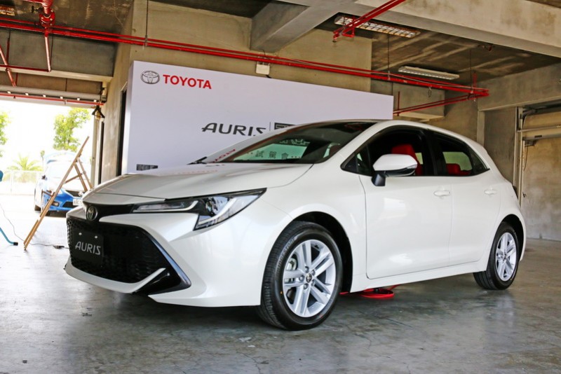 Auris是一輛底子夠且足以跟Mazda 3相抗衡甚至超越的五門掀背