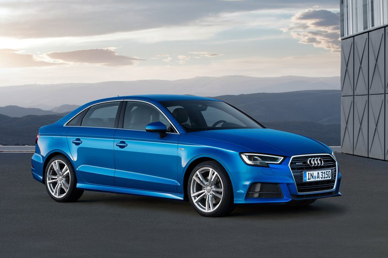 Audi A3 Sedan 35TFSI雖然售價僅需156萬元,但車長足足比ES 200短了半公尺,軸距也少了23公分!