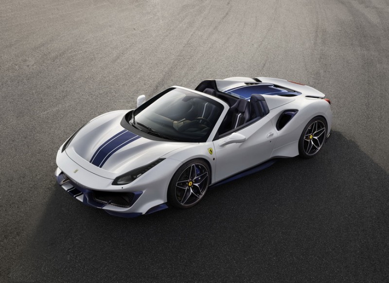  Ferrari 488 Pista Spider圓石灘全球震撼首發 