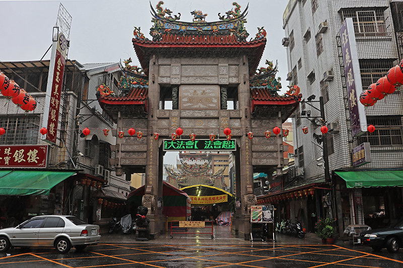 嘉邑城隍廟建於1715年,是清治時期台灣府諸羅縣官府所修建的第一座廟宇。