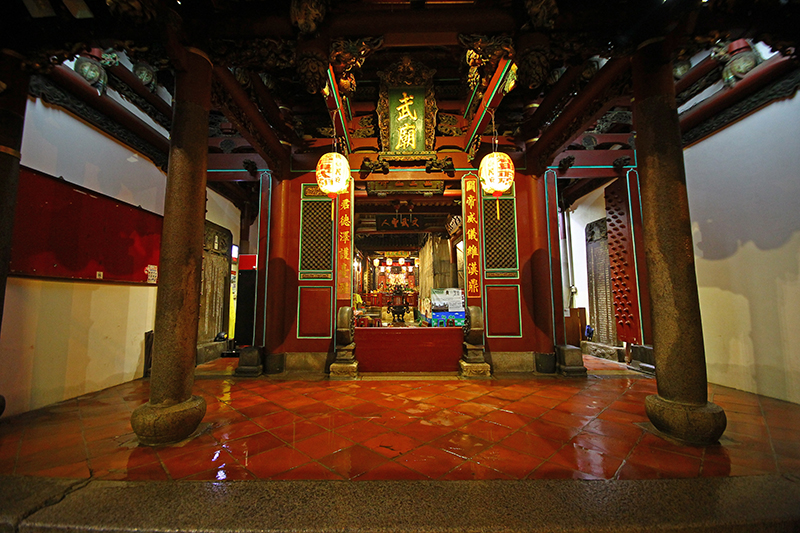 早在1665年便已興築的祀典武廟目前正在整修中,但依舊可以入內參拜。