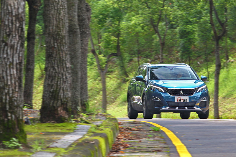 即便1.6L BlueHDi動力版本也能於1,750轉帶來30.59kg-m輸出,縱情奔馳依舊得以叫人大呼過癮。