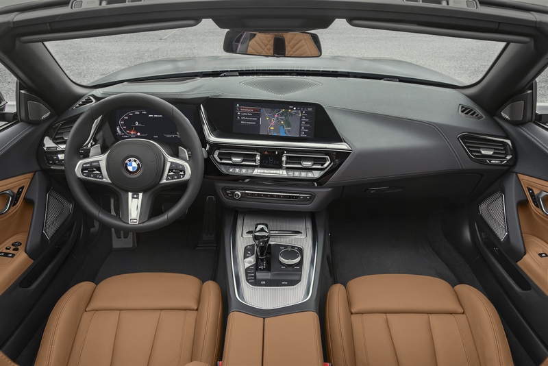 Z4內裝配置仍有著熟悉的BMW家族風格,但在操作介面上則更貼近駕駛導向。