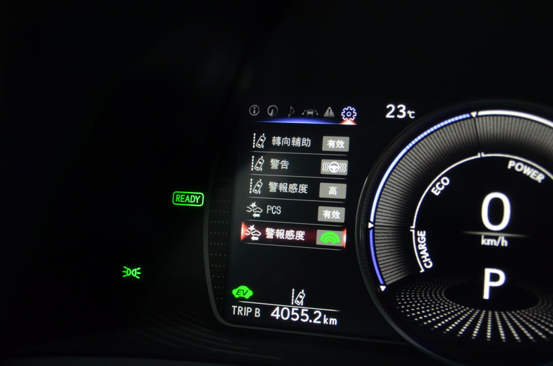 ES 300h標配新一代Lexus Safety System+主動式安全防護系統