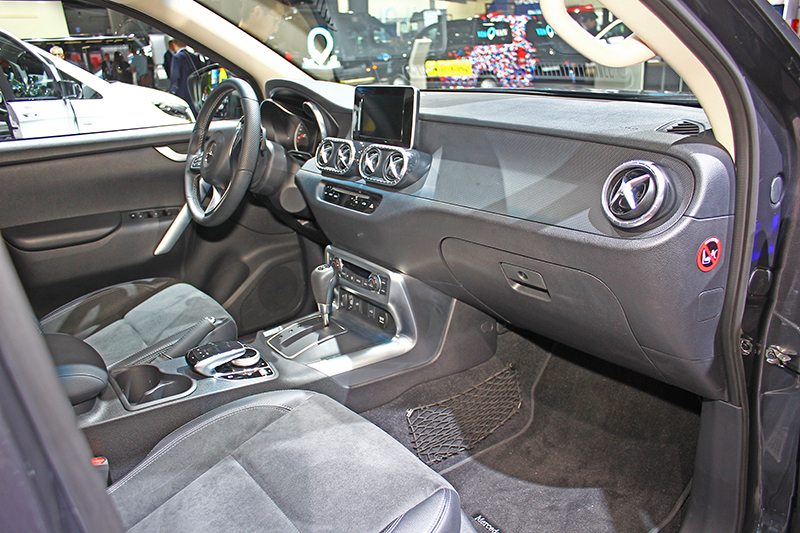 X-Class座艙依然相當Mercedes,但細節用料當然不比房車、跑車或SUV家族了。