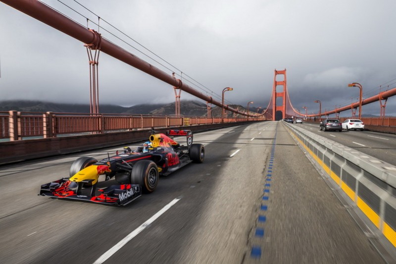  跟著Red Bull Racing去旅行，兩位F1車手帶大家到美國兜風去 