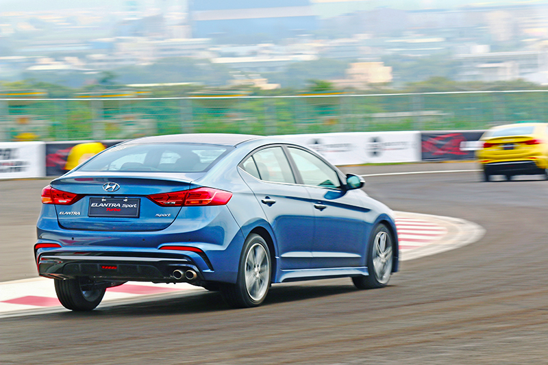 只要路線、煞車與油門掌控得宜,Elantra Sport在賽道可說是相當有樂趣的車款。