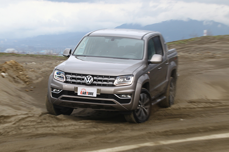 Amarok Aventura具備Off-Road模式以及後差速器鎖定功能,一般等級的玩沙越野根本不成問題。