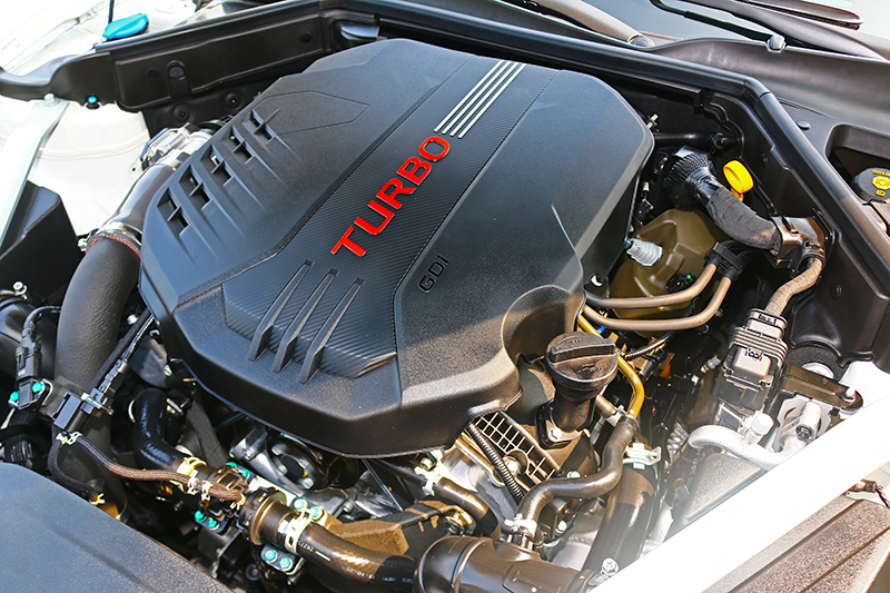 Stinger 3.3T GT AWD搭載3.3升V6渦輪引擎,擁有370hp/52kgm輸出動力。