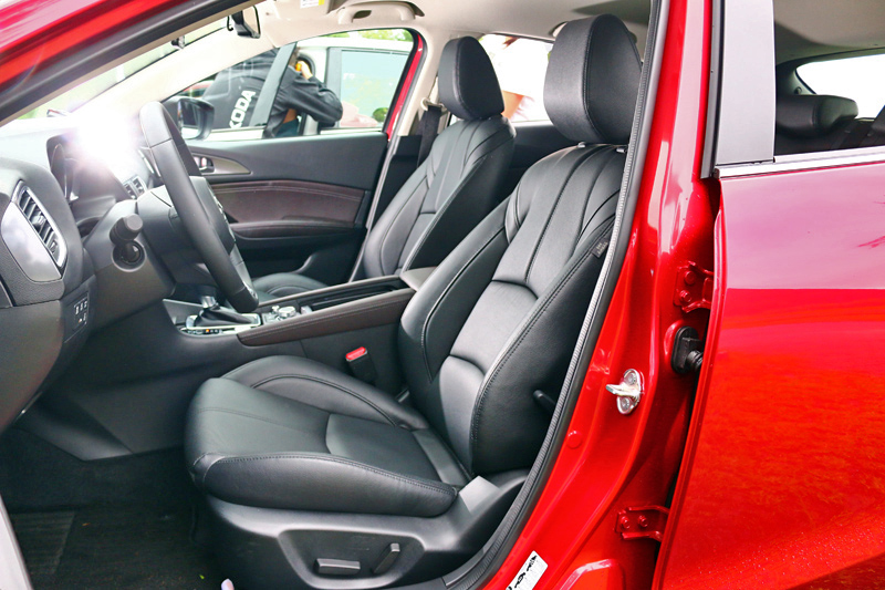 以日本車來說Mazda 3的座艙品質相當討喜。