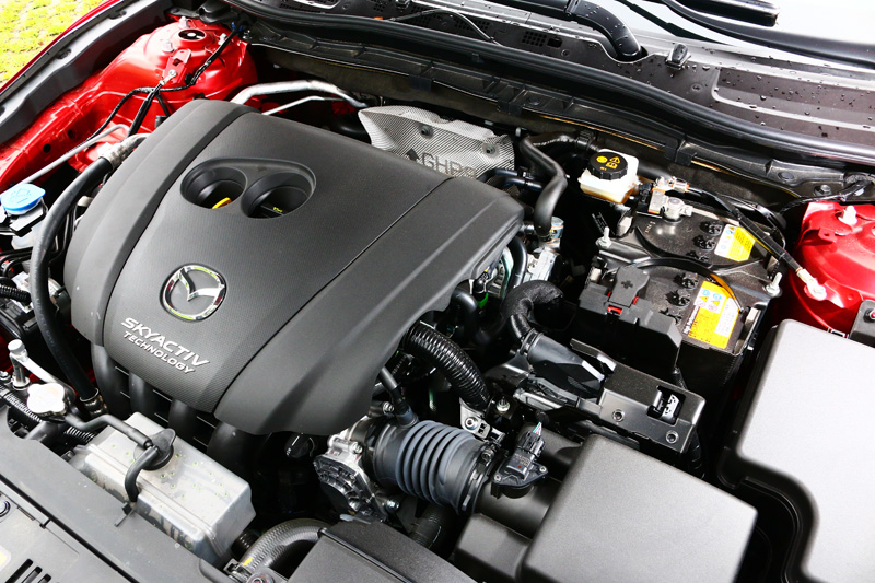 165hp/21.4kgm的輸出與對手Auris不遑多讓,兩者加速風格也因而類似。