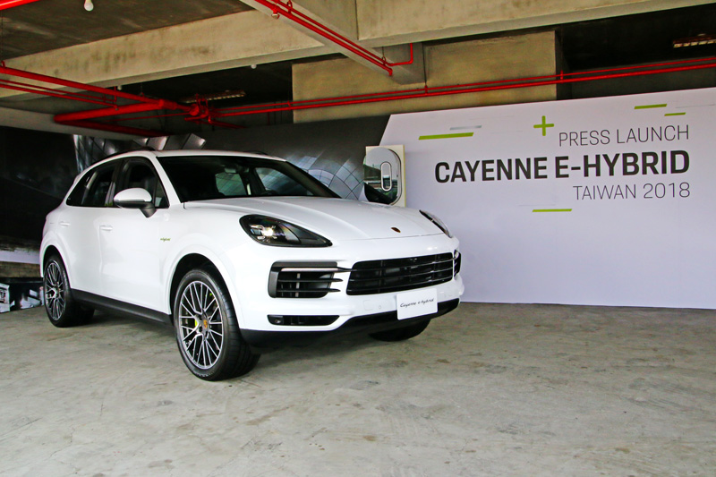  408萬起，集高性能、高節能與高機能於一身─Porsche Cayenne E-Hybrid正式上市！ 