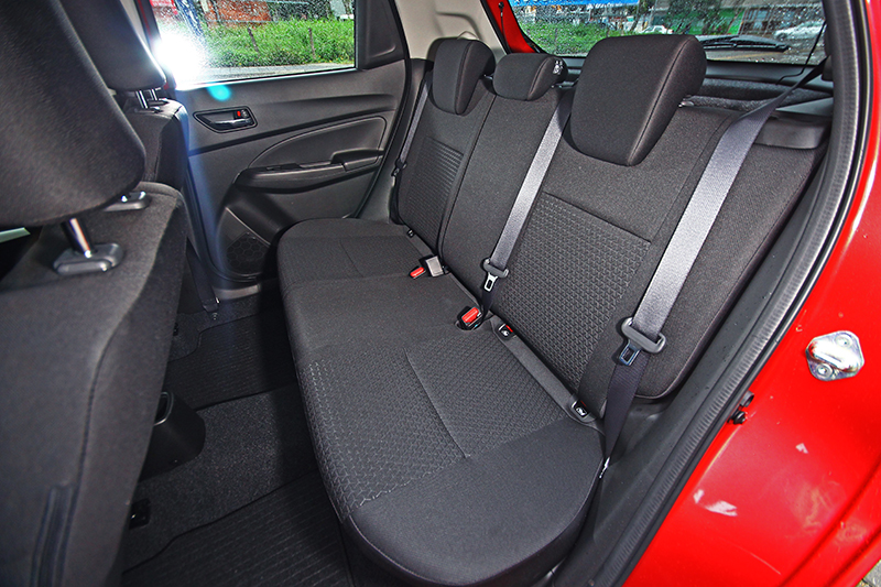 別看SUZUKI SWIFT麻雀雖小,論及空間運用可也是一等一的好手。