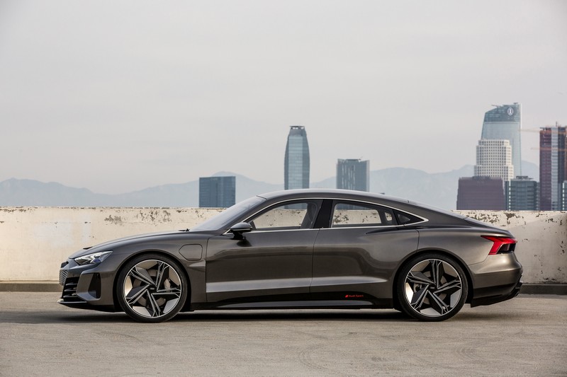 e-tron GT Concept造型相當具有跑車兇狠氣勢,且整體已與量產車十分接近。