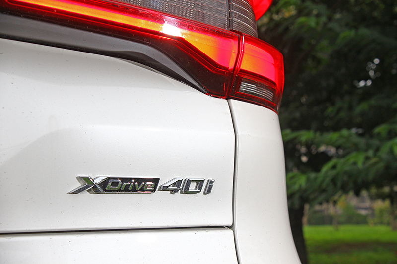 這次試駕的是xDrive40i車型,搭載了一顆3.0升渦輪增壓心臟。