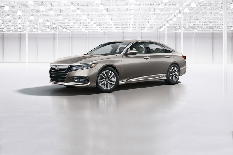 Accord Hybrid系統轉換間擁有平順反應,實際駕駛也有17.24km/L油耗水準。
