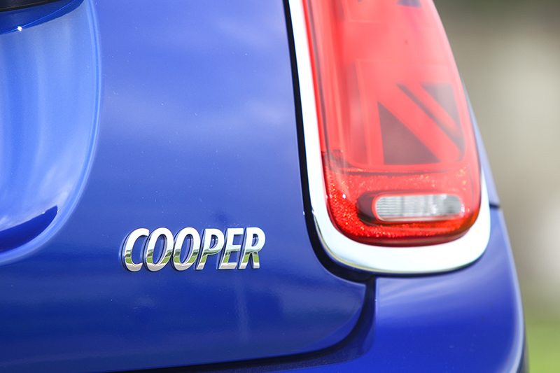 Cooper僅為Mini的普規動力版本,但動感度已經超過許多對手的輕性能車型。