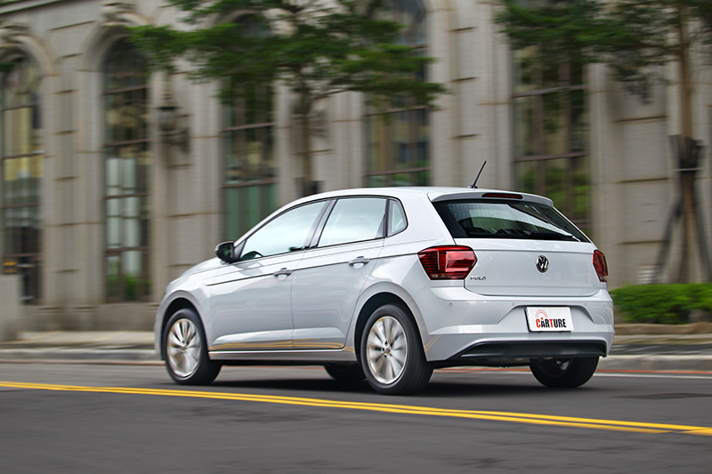 除了圖中的230 TSI車型之外,全新世代Polo也有配置200hp 2.0升渦輪增壓引擎的GTI版本,由此帶來更加狂猛輸出。
