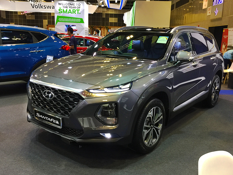 既然為新款車型Santa Fe當然也不例外換上全新家族樣貌。