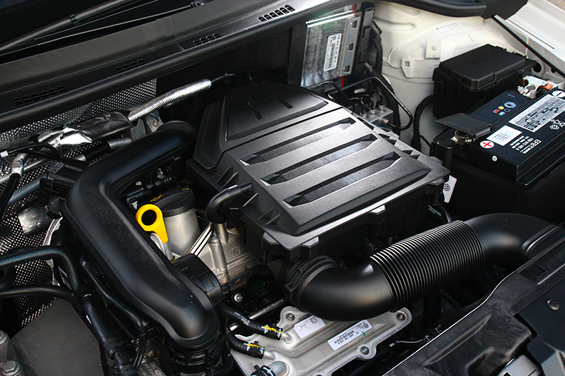 1.0升渦輪引擎110hp/20.4kgm動力足以應付多數路況,即便高速巡航也不會氣虛。
