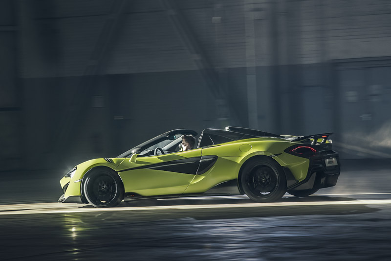  長尾+上空之超拉風超跑─McLaren 600LT Spider亮相(影片) 