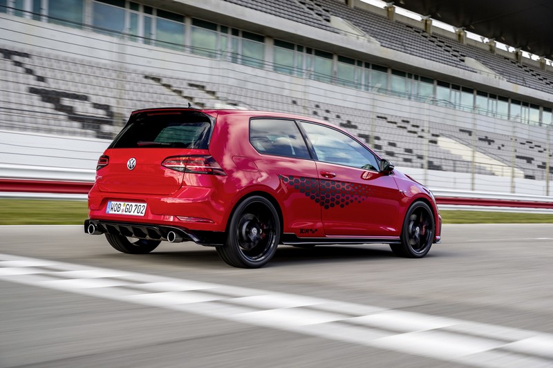 Golf GTI TCR動力調校至290hp最大馬力,擁有0~100km/h 5.6秒實力。