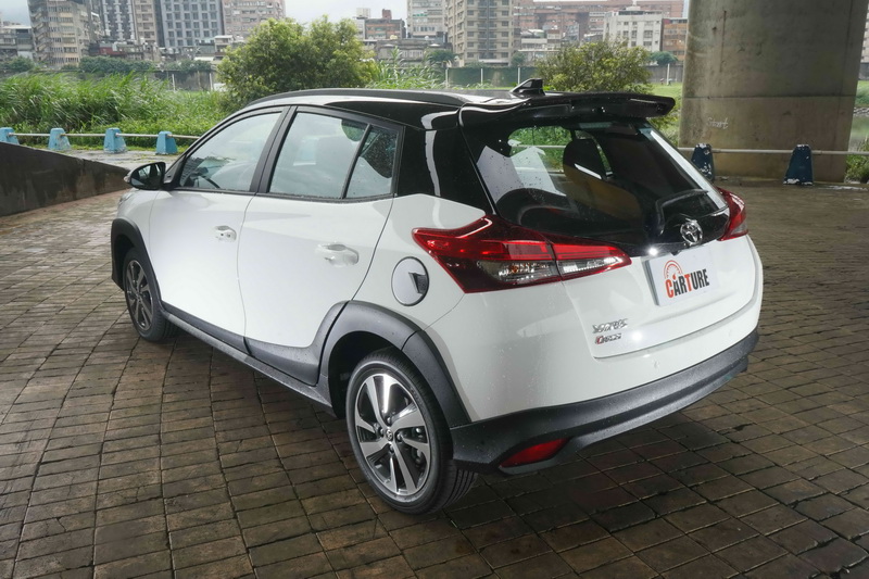 這次的試駕車還選配了黑色車頂,讓整體外型看起來更富個性