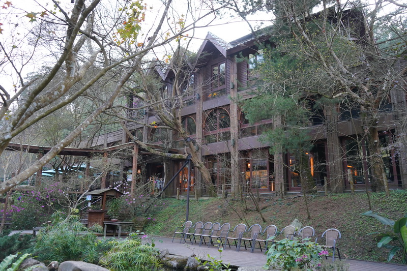 餐廳造型相當有特色,有的像城堡、有的像樹屋