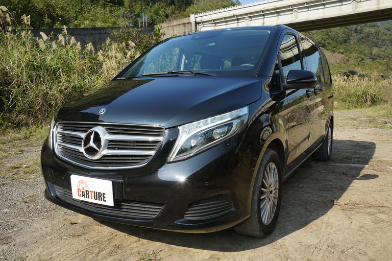 V-Class在導入全新家族化設計後,過去笨重的商用車印象已不復見