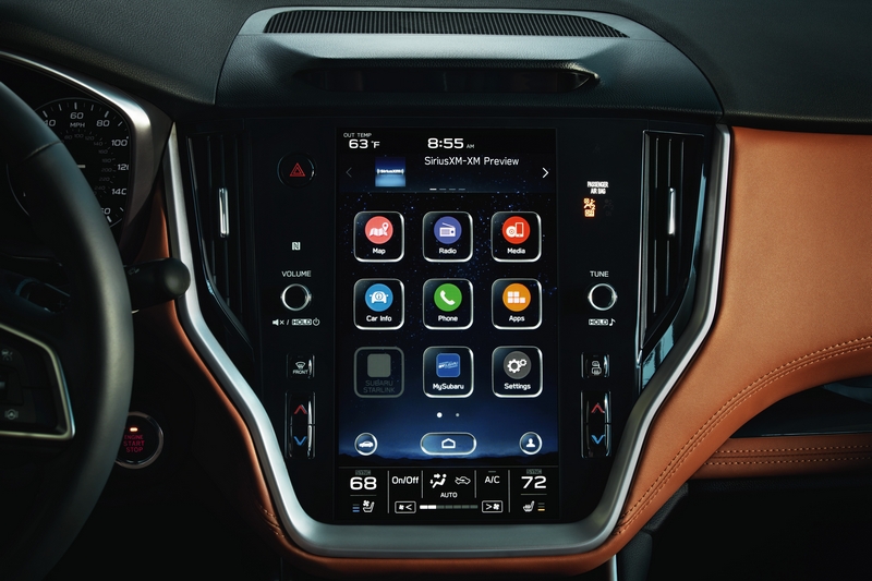 11.6吋觸控螢幕支援Apple CarPlay、Android Auto功能,同時也整合傳統按鍵改以觸控操作。