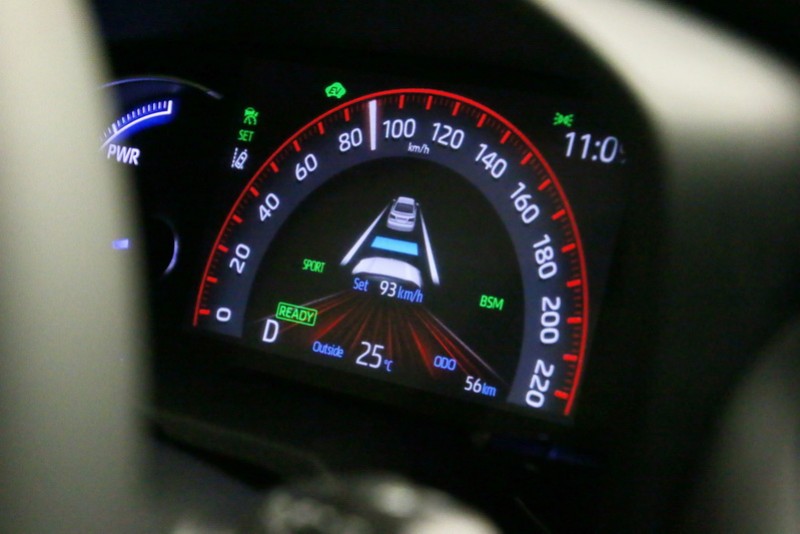 ACC主動跟車功能僅能在30 km/h~180 km/h的條件下作動