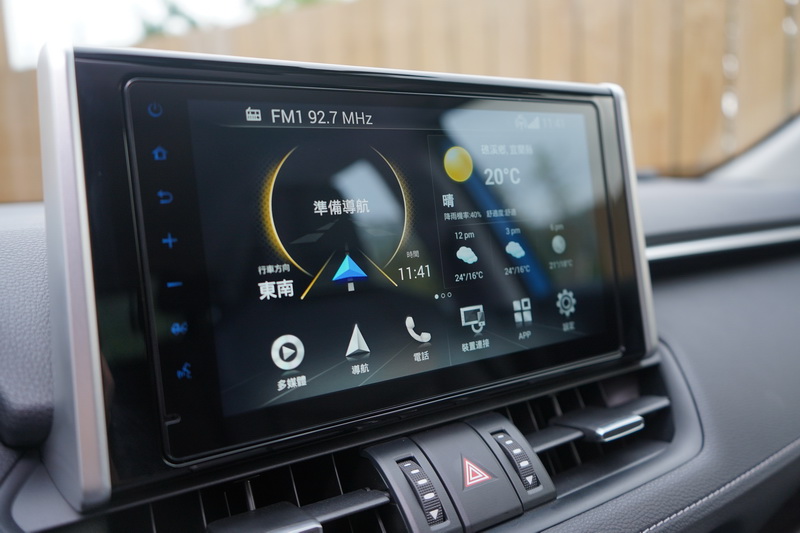 標配的「Toyota Drive+ Connect智聯車載系統」相當聰明好用