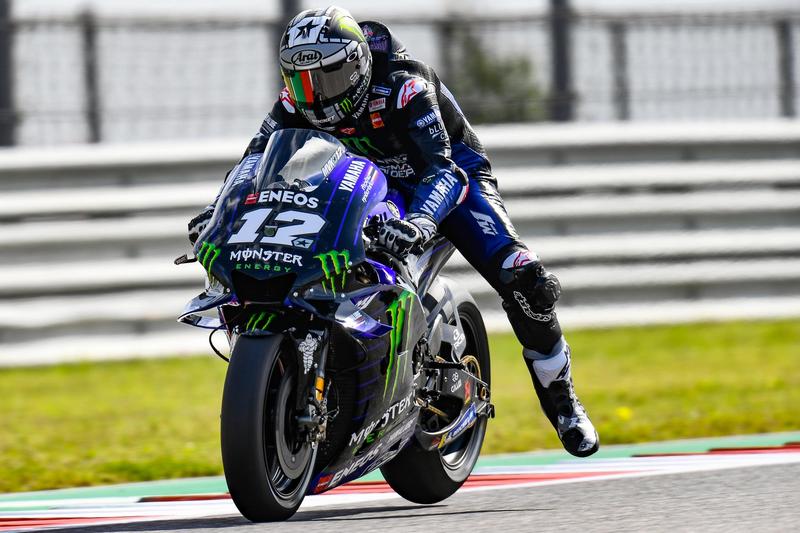 Vinales因發生Jump start起跑偷跑而被判進Pit。