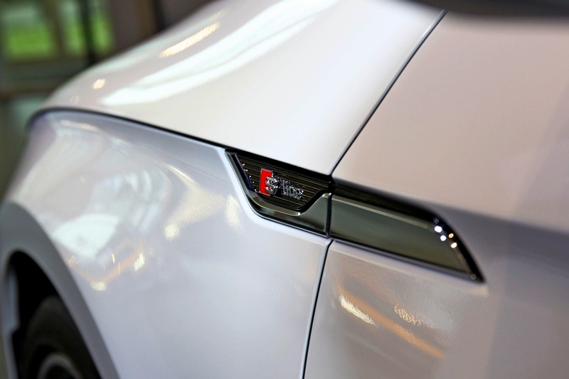 A5 Sportback除升級安全配備外,亦配置S line外觀套件。
