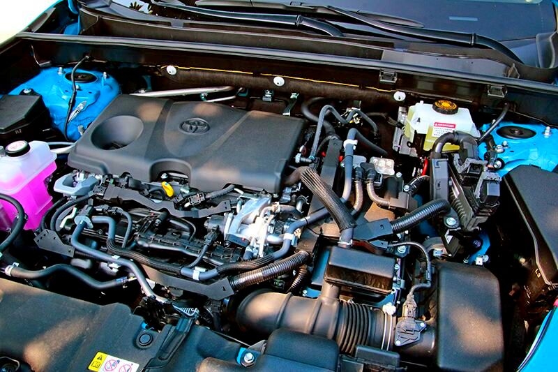 RAV4雖為油電動力,但218hp的綜效馬力確讓它獲得加速輕快的特性。