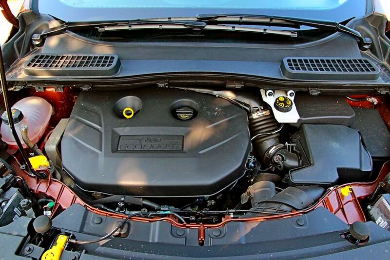 不僅操控,Kuga 245hp/38kgm的動力也是最為強悍出色。