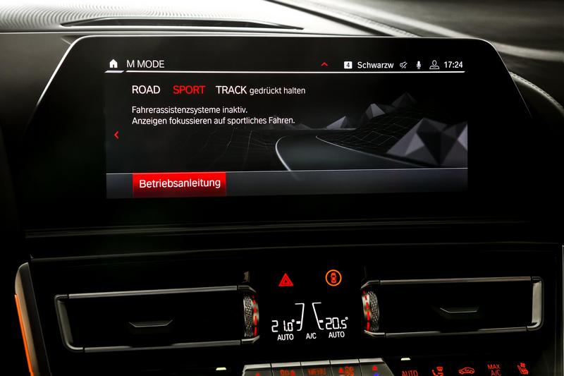 M Mode功能鍵具有Road與Sport模式外,M8 Competition車型更有Track模式。