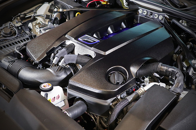 5.0升自然進氣V8引擎,最大輸出可達464 PS/7,100 rpm與53.0 kg-m/4,800rpm。