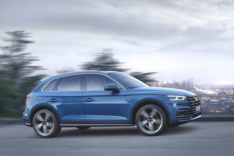Q5 55 TFSI e quattro擁有367hp/51kgm綜效動力,與純電行駛40公里的能力。