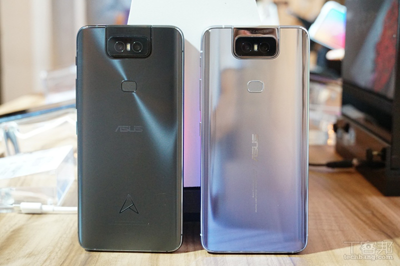 左為 ZenFone 6 30 週年紀念版,右為霓幻銀。