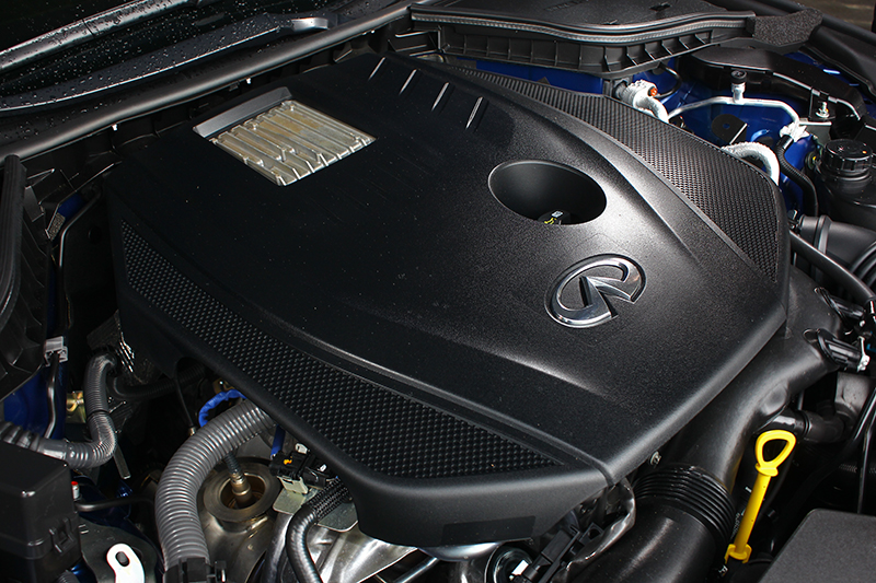 2.0升渦輪引擎提供208hp/35.7kgm輸出表現。