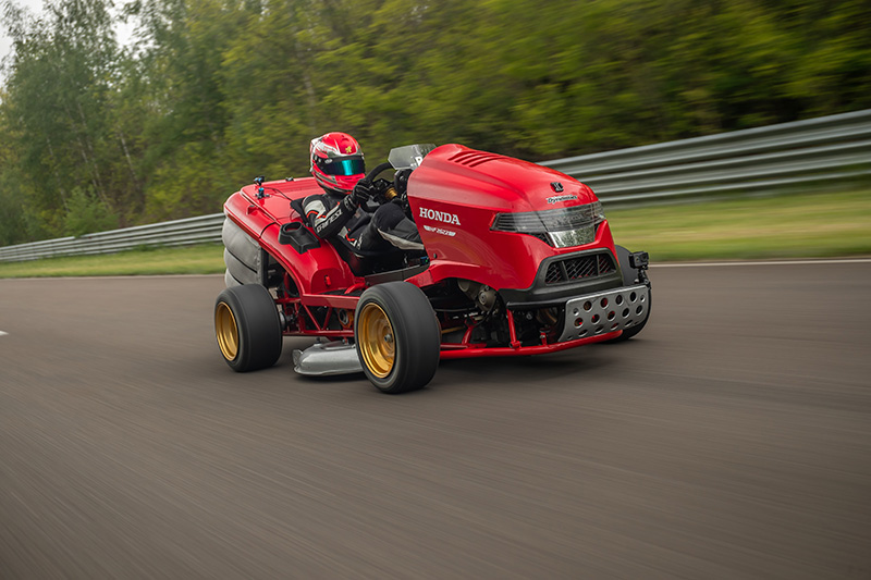  超跑都去吃草啦！最狂割草機Honda Mean Mower V2破0-100mph加速世界紀錄！(影片) 