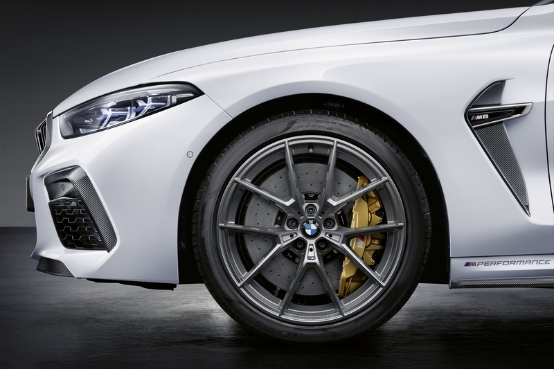 為對應性能M Performance提供煞車性能更高的來令片。